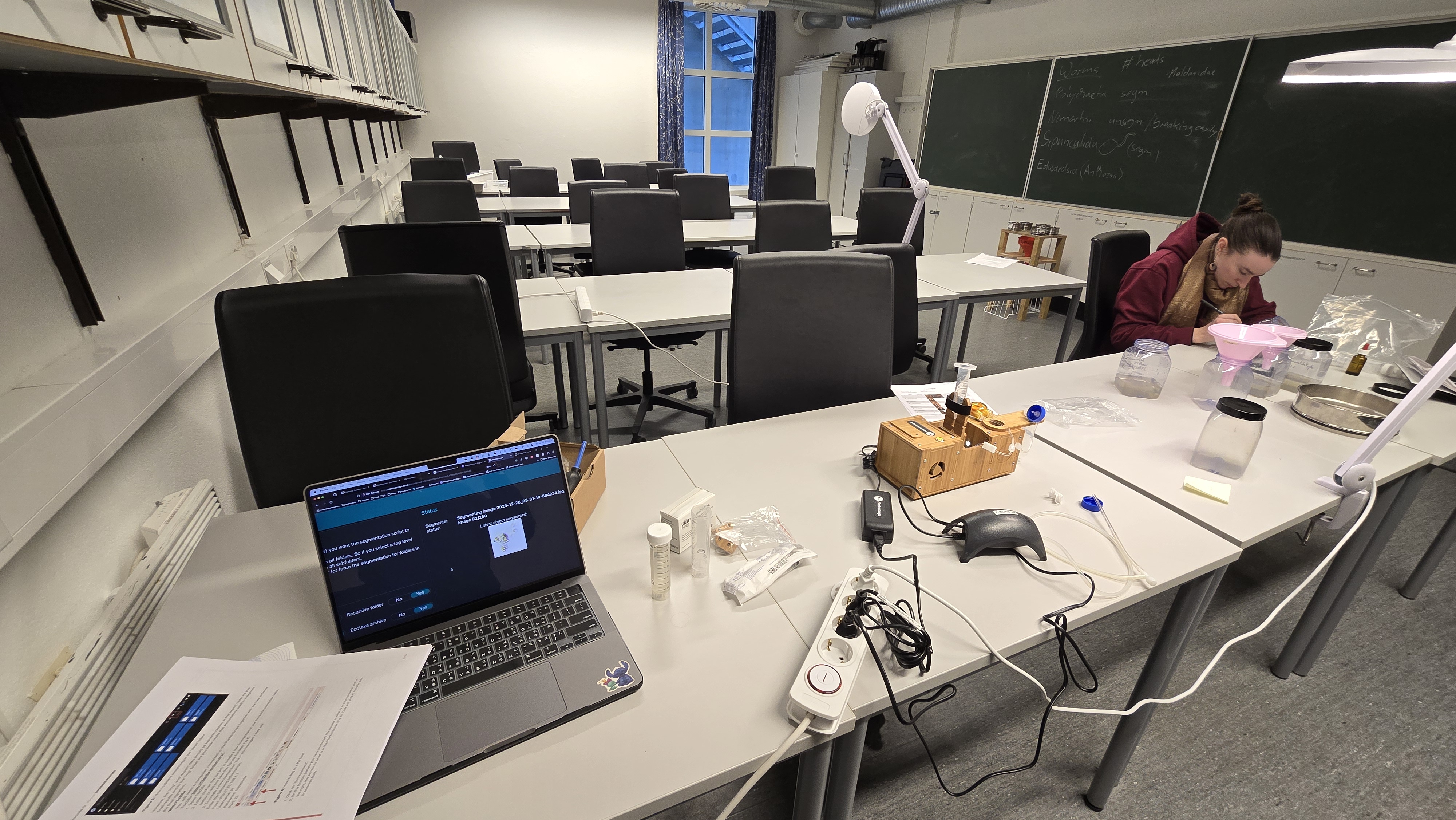 CLassroom where plankton sample is processed in planktoscope for digital imaging and machine learning training on artic phytoplankton
